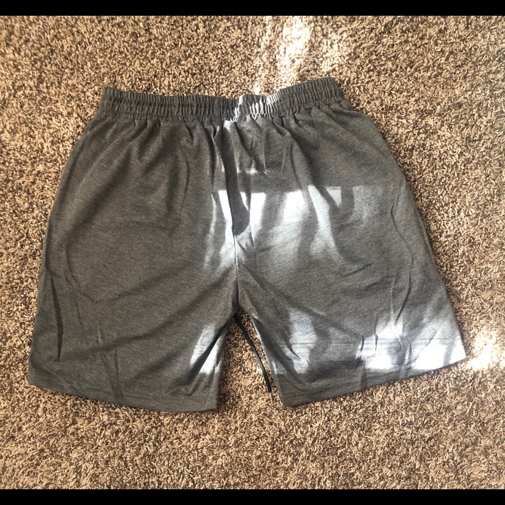 Sweatshorts - Picture 2 of 2